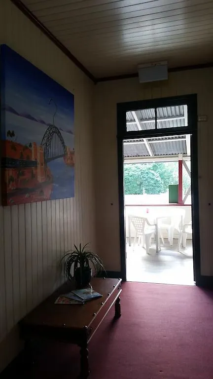 **  Joes Waterhole Hotel Eumundi Австралия