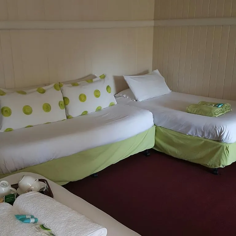 Joes Waterhole Hotel Eumundi